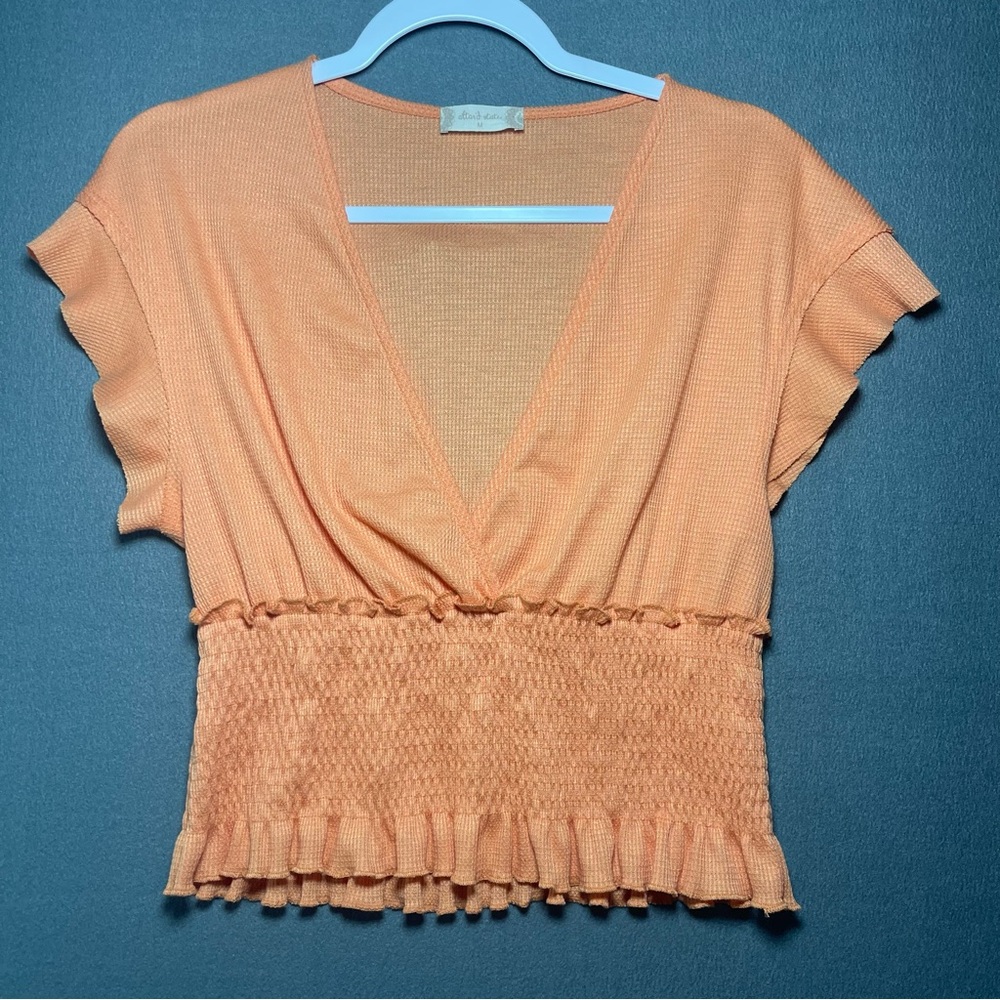 Alter’d State Peach Smocked Waist Blouse M Flutter Sleeve Boho Top